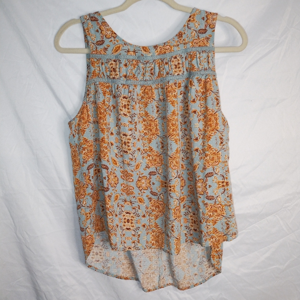 Knox rose size medium sleeveles blouse